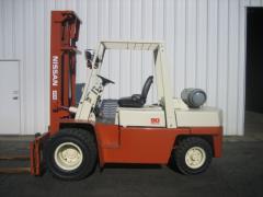 Nissan P90 Forklift